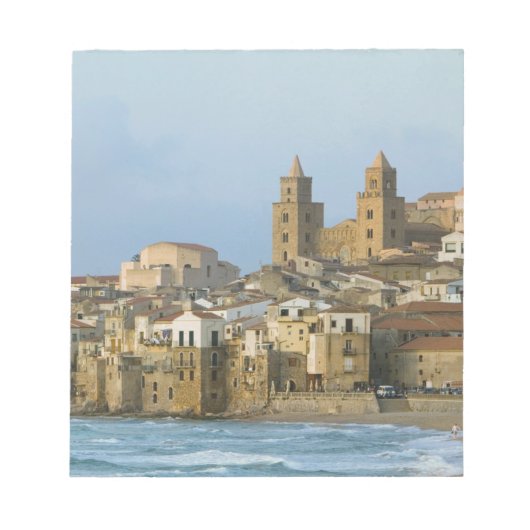 Italië, Sicilië, Cefalu, Uitzicht met Duomo van 2 Notitieblok (Voorkant)