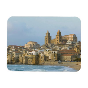 Italië, Sicilië, Cefalu, Uitzicht met Duomo vanaf Magneet