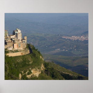 Italië, Sicilië, Enna, Uitzicht van de stad Rocca Poster