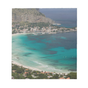 Italië, Sicilië, Mondello, Uitzicht op het strand  Notitieblok