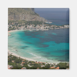 Italië, Sicilië, Mondello, Uitzicht van het strand Magneet