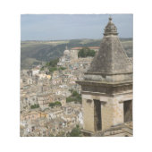 ITALIË, Sicilië, RAGUSA IBLA: Uitzicht in de stad  Notitieblok (Voorkant)