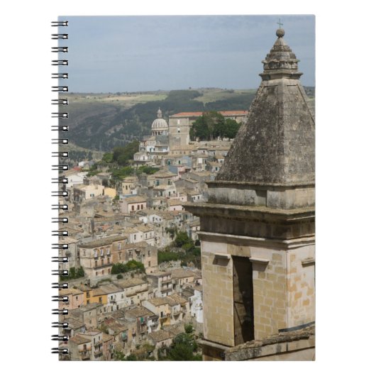 ITALIË, Sicilië, RAGUSA IBLA: Uitzicht van de stad Notitieboek (Voorkant)