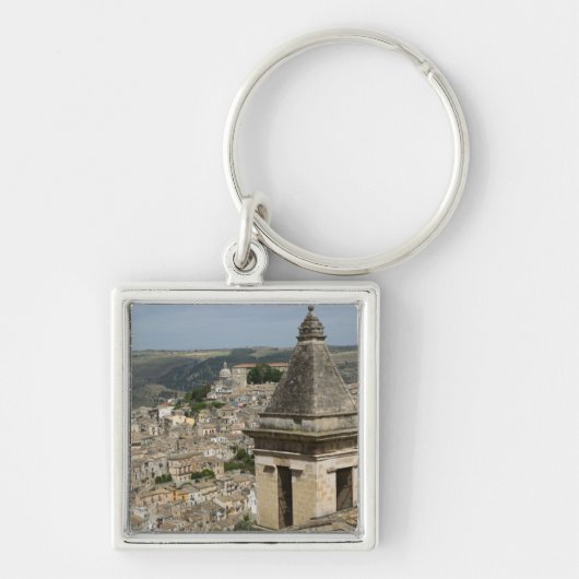 ITALIË, Sicilië, RAGUSA IBLA: Uitzicht van de stad Sleutelhanger (Voorkant)