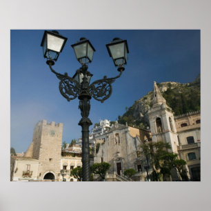 ITALIË, Sicilië, TAORMINA: Piazza iX Aprile, San Poster