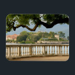 Italië, Stresa, Maggiore-meer, Isola Bella Magneet<br><div class="desc">COPYRIGHT Lisa S. Engelbrecht / DanitaDelimont.com | EU16 LEN0154.jpg | Italië,  Stresa,  Maggiore-meer,  Isola Bella</div>