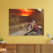 Italië, Toscane, jong stel ontspannend in sauna Canvas Afdruk (Insitu (Woonkamer))