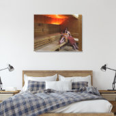 Italië, Toscane, jong stel ontspannend in sauna Canvas Afdruk (Insitu (Slaapkamer))