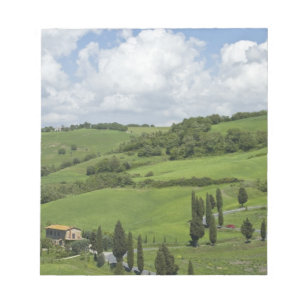 Italië, Toscane. La Foce. Een bochtige weg slinger Notitieblok