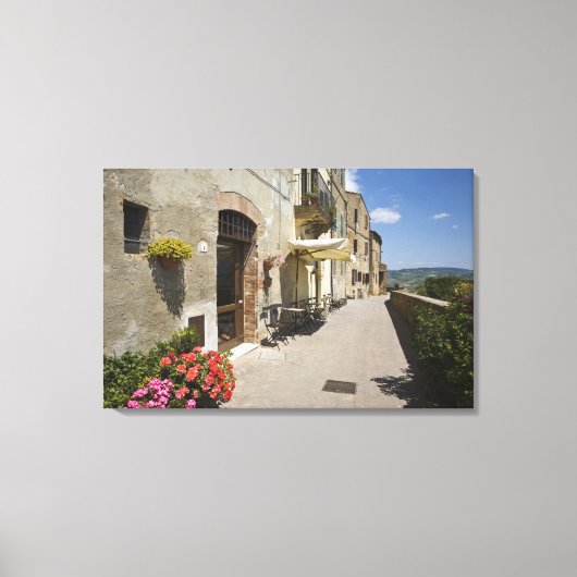 Italië, Toscane, Pienza. Buitenste loopbrug rondom Canvas Afdruk (Voorkant)