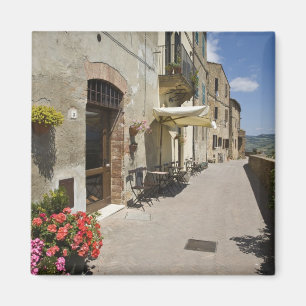 Italië, Toscane, Pienza. Buitenste loopbrug rondom Magneet