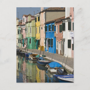 Italië, Venetië, Burano. Kleurrijke huizen langs 2 Briefkaart