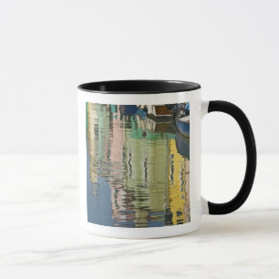 Italië, Venetië, Burano. Meerkleurige huizen langs Mok