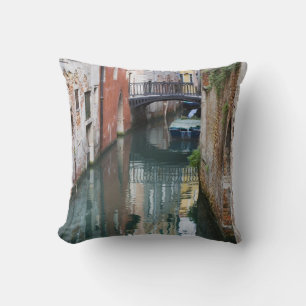 Italië, Venetië, reflecties en kleine brug van Kussen