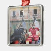 Italië, Venetië, selectieve focus van Gondola in d Metalen Ornament (Links)