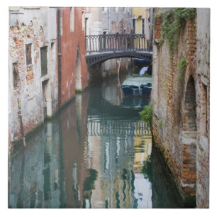 Italië, Venetië, Weerspiegelingen en Bruggetje van Tegeltje