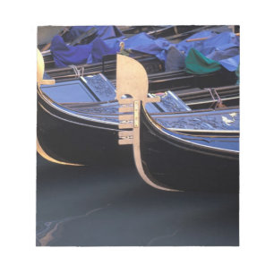 Italië, Veneto, Venetië. Rij gondels. Notitieblok