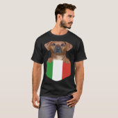 Italy Flag Rhodesian Ridgeback Dog In Pocket T-shirt (Voorkant volledig)