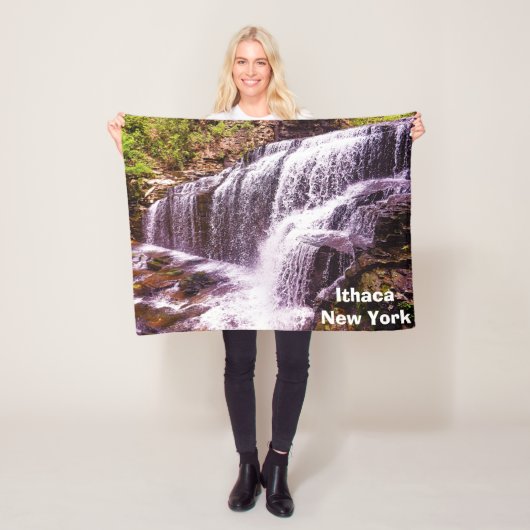 ITHACA NEW YORK WATERFALL FLEECE DEKEN (In situ)