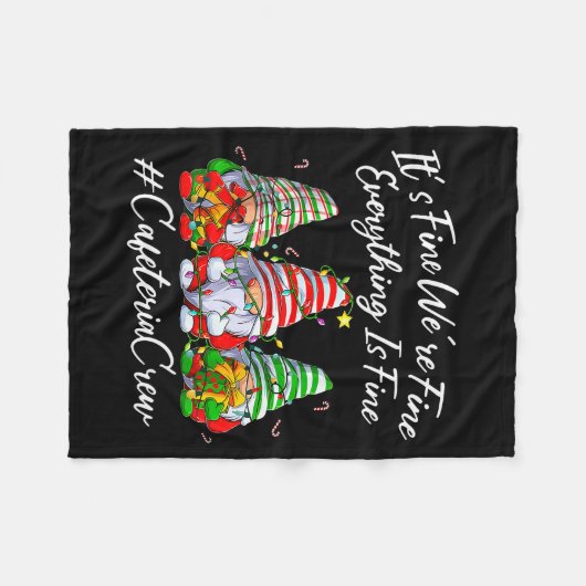 It's Fine I'm Fine Everything Cafeteria Crew Gnome Fleece Deken (Voorkant (Horizontaal))