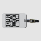 IT'S FINE I'M FINE EVERYTHING IS FINE BAGAGELABEL (Voorkant (horizontaal))