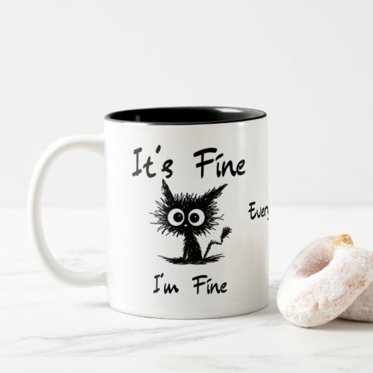It's Fine I'm Fine" Funny Sarcastic Black Cat  Tweekleurige Koffiemok (Met donut)