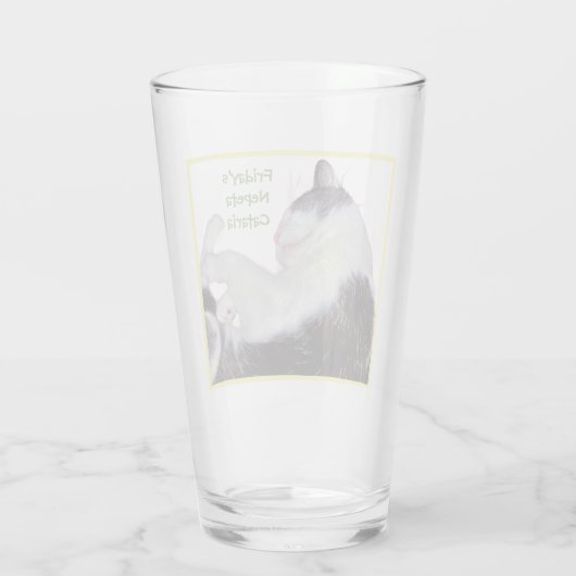 It's Friday have a glass. Drinkware Glass Pint Glas (Achterkant)