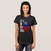 It's In My DNA Taiwan Taiwanese Flag Taiwan Finger T-shirt (Voorkant volledig)