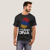 IT'S MY DNA IN flag national pride fingerprint Arm T-shirt (Voorkant volledig)