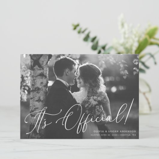 It's Official! Chic Script Wedding Photo Elopement Kaart (Staand voorkant)