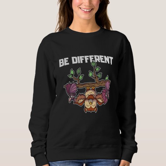 It's okay to be different Sei Anders Owl Bat Trui (Voorkant)