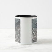 Ius Chasma, een grote canyon op Mars Mok (Midden)