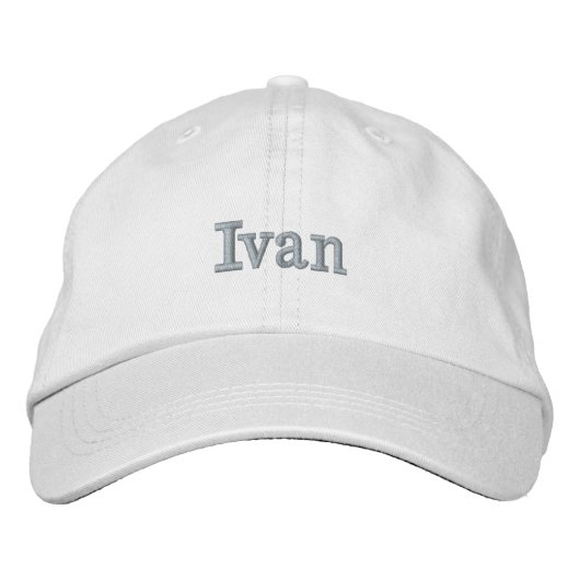 Ivan Naam Geborduurd, Geborduurde Pet (Voorkant)