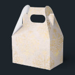 Ivoor en Goud Grunge Vervaaide Damast Bedankdoosjes<br><div class="desc">Glanzende ivoor en goud vervaagde vintage damast favorietendoos.</div>