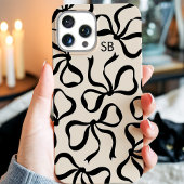 Ivoor en zwarte strik monogram Case-Mate iPhone case