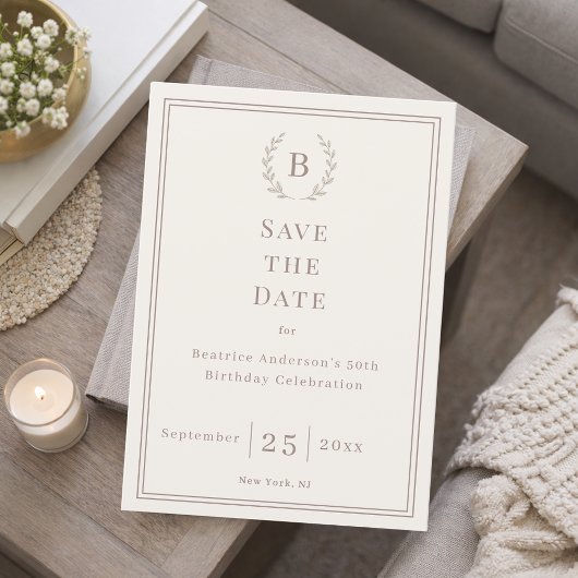 Ivoor taupe monogram krans verjaardag save the dat date
