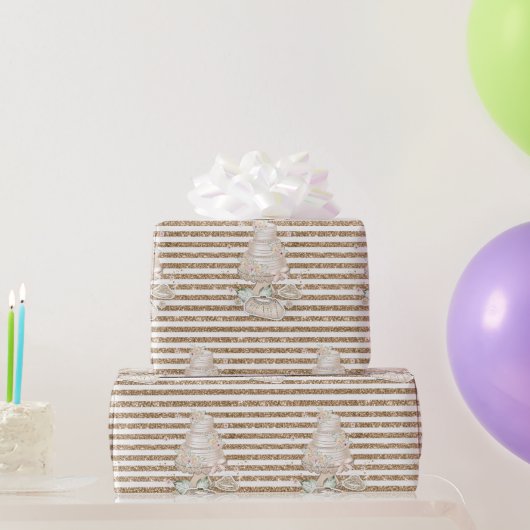 Ivoren bruidsbruiloftstaart met glinsterende strep cadeaupapier (Feestgeschenken)