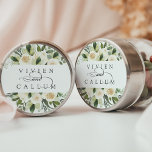 Ivory Bloom | Aangepaste Floral Wedding Ronde Sticker<br><div class="desc">Ons Ivory Bloom waterverf floral bruiloft collectie is voorzien van fijngeverfde waterverf groen,  eucalyptusbladeren,  groene botanische bladeren en witte en ivoren pony-bloemen. Pas deze stickers met uw namen aan,  die door een decoratief manuscriptaccent worden aangesloten. Ideaal voor het verzegelen van enveloppen voor huwelijksuitnodigingen of voor tassen/dozen.</div>