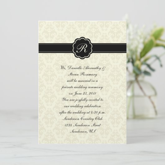 Ivory Damask met Black Monogram Post Weddenschap C Kaart (Staand voorkant)