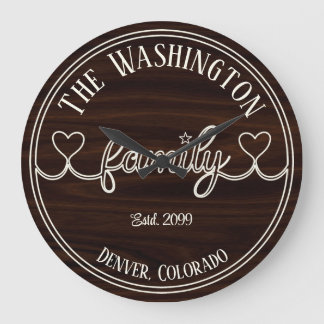 Ivory Family Script op houten effect achtergrond Grote Klok