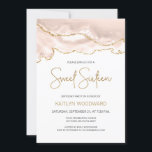 Ivory Gold Agate Sweet 16 Birthday Party Kaart<br><div class="desc">Deze trendy Sweet Sixteen verjaardagsuitnodiging is voorzien van een waterverf afbeelding van een georgide in tinten van ivoor met faux goudhoogtepunten. De woorden "Sweet Sixteen" staan in faux goudglitter in decoratief modern handschrift. Pas het met de naam van de eer in goudkleurige teksten en de details in houtskool grijs op...</div>