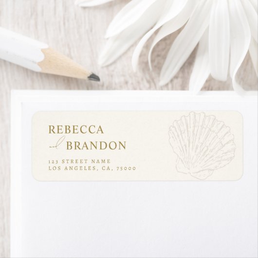 Ivory & Gold Hand Drawn Seashell Wedding Address Etiket (Insitu)
