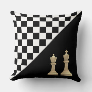 Ivory King & Queen on Stylish Black & White Chess Kussen