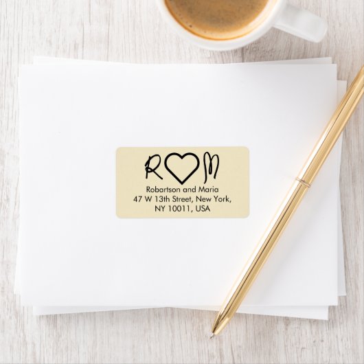 Ivory pearl Couple Monogram Heart Return Address Etiket (Insitu)