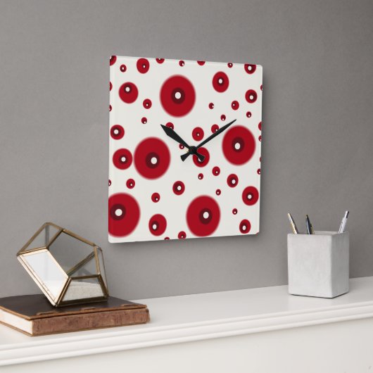 Ivory Red Dots Funky Whimsical Circle Pattern  Vierkante Klok (Kantoor)
