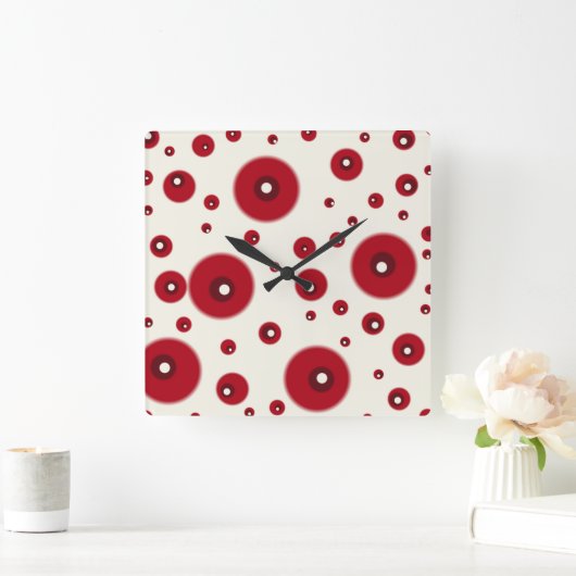 Ivory Red Dots Funky Whimsical Circle Pattern  Vierkante Klok (Huis)
