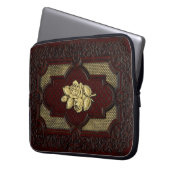 Ivory Roses on Mahogany Leather Laptop Sleeve (Voorkant Links)