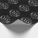 Ivory Traditional bruiloft 10 jaar Cadeaupapier<br><div class="desc">Een ontwerp om 10 jaar huwelijk te vieren. Dit ontwerp heeft een grijs / zilver (de traditionele kleur voor deze verjaardag) met een gekleurd laurelontwerp op een zwarte achtergrond. Tin is het traditionele geschenk voor deze keer. In de tekst staat tien jaar lang de tekst. Een romantisch ontwerp om je...</div>