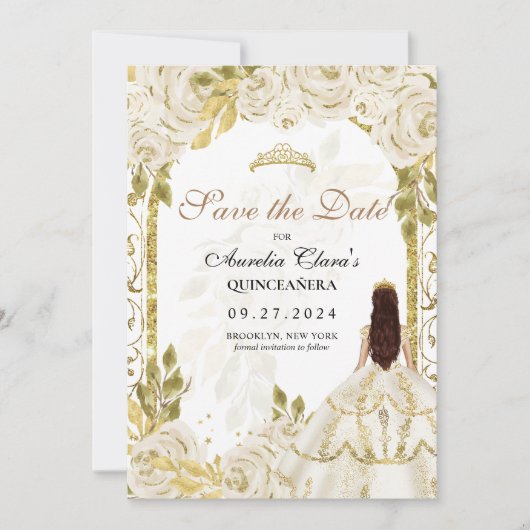 Ivory White Floral Princess Gold Arch Quinceanera Aankondiging (Voorkant)
