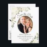 Ivory White Roses Oval Photo Weddenschap Save the  Aankondigingskaart<br><div class="desc">Deze trouwe bruiloft Save the Date briefkaart is voorzien van een elegant bloemontwerp voor de waterverf met uw foto in een ovaalvormig lijst omringd door prachtige handbeschilderde rozen en bloesems in tinten van ivoor, wit en crème. De typografie kenmerkt het fancy manuscript dat met ruimte voor uw namen, de trouwdatum,...</div>